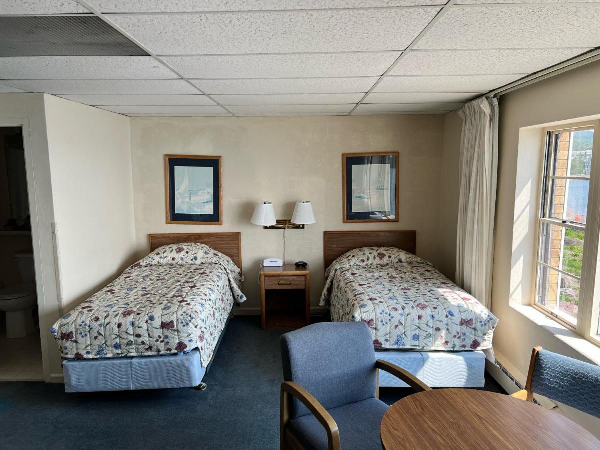 Shoreline Inn Grand Marais Exteriör bild